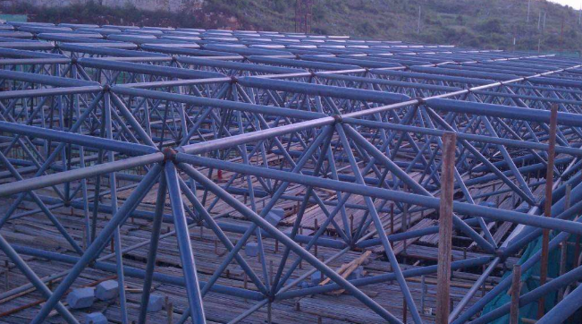 迁安概述网架加工中对钢材的质量的过细恳求